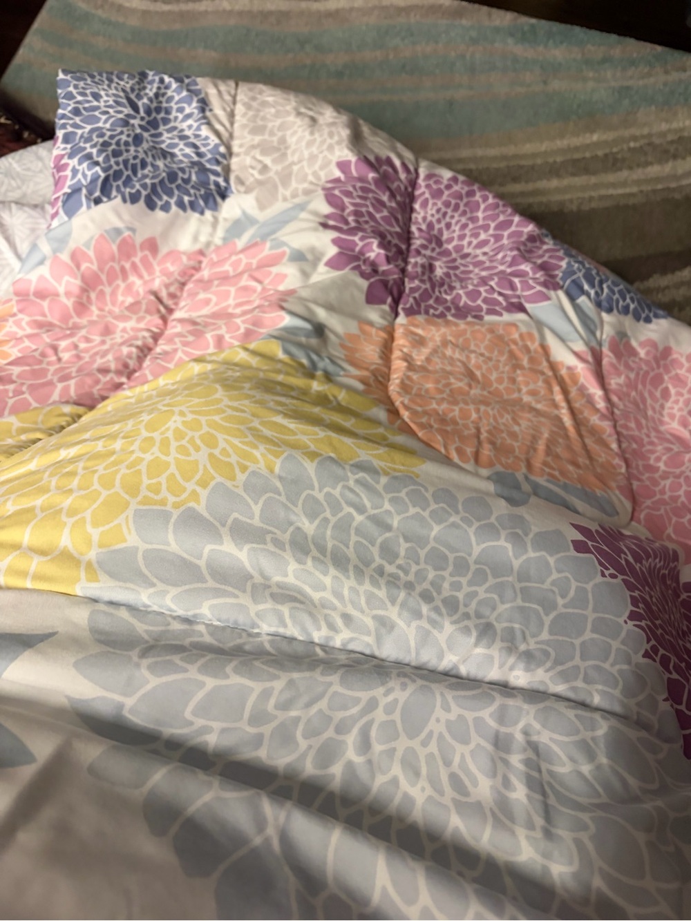 Multicolor Floral Comforter - Pastel Flower Print